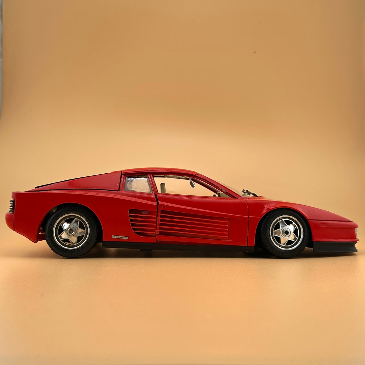 Ferrari Testarossa 1984 1:18 – Bburago