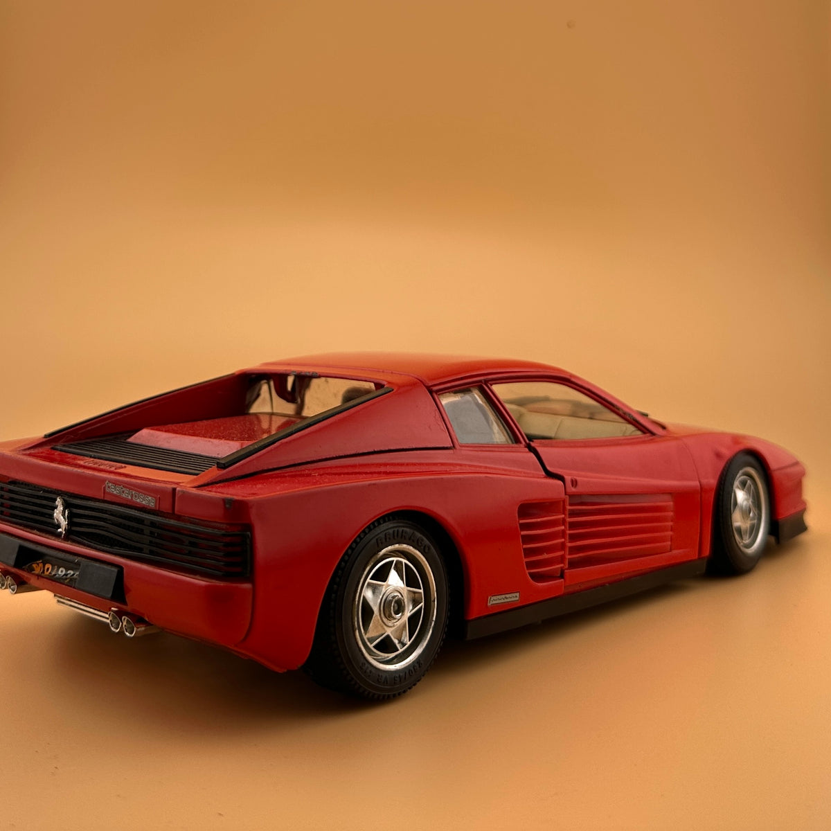 Ferrari Testarossa 1984 1:18 – Bburago