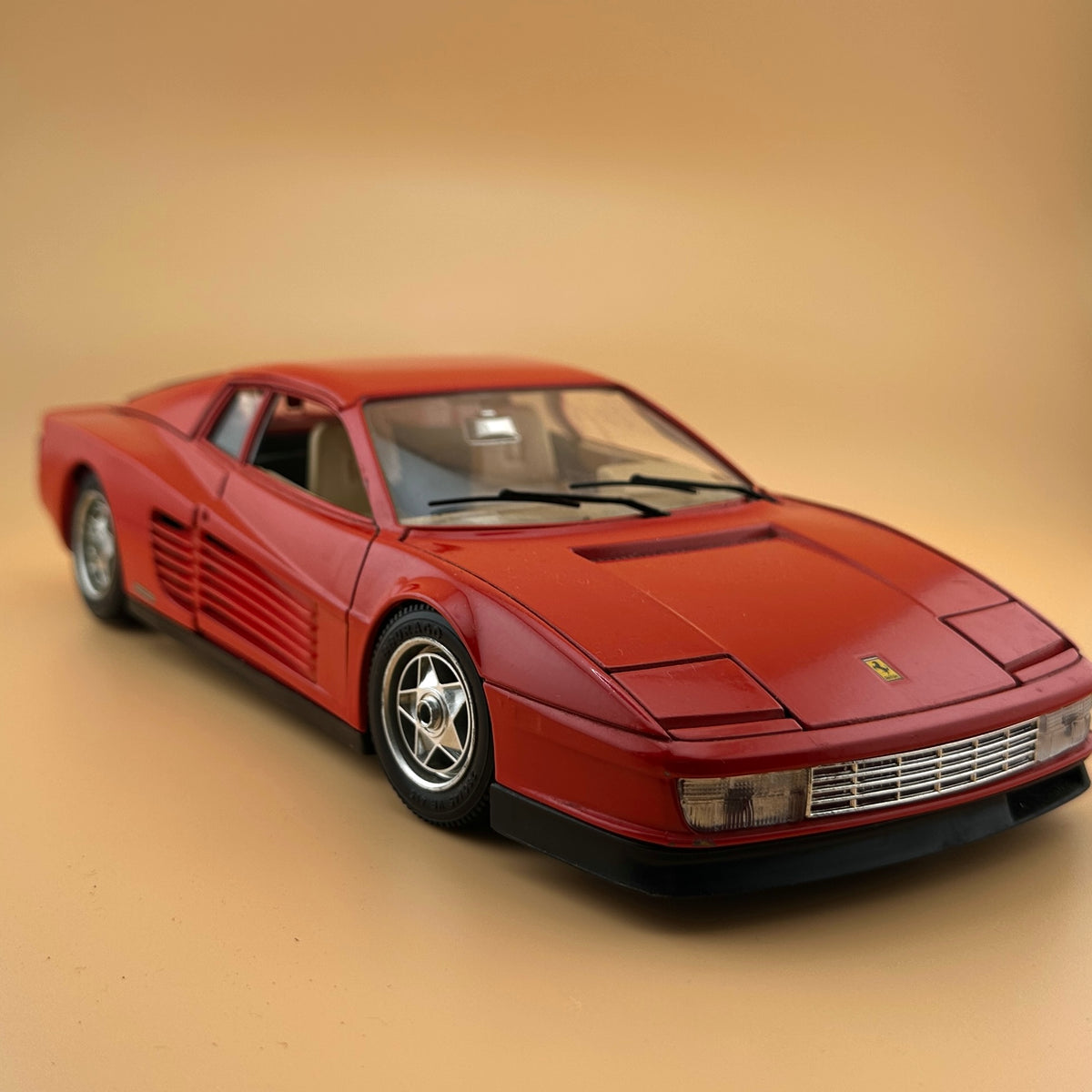 Ferrari Testarossa 1984 1:18 – Bburago