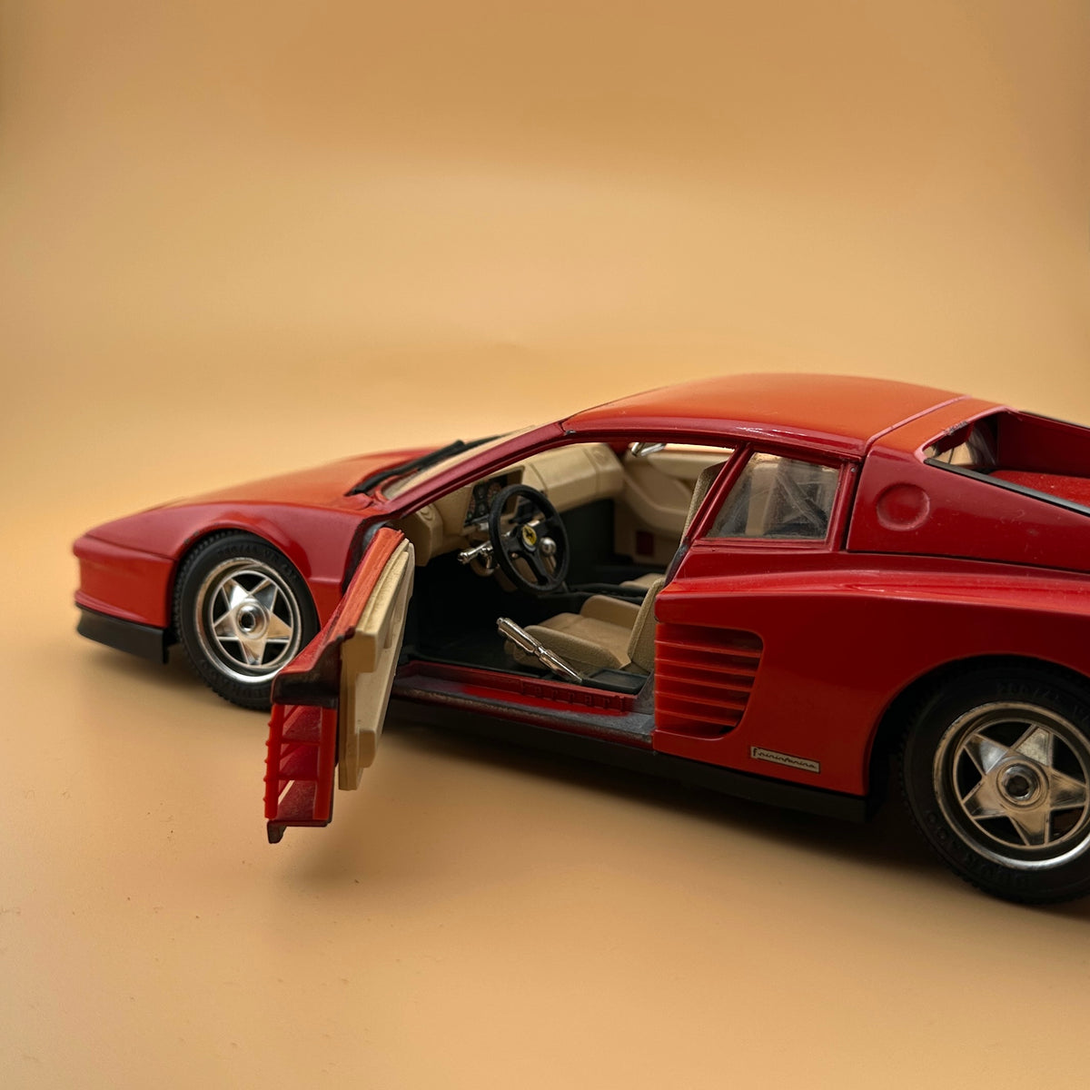 Ferrari Testarossa 1984 1:18 – Bburago