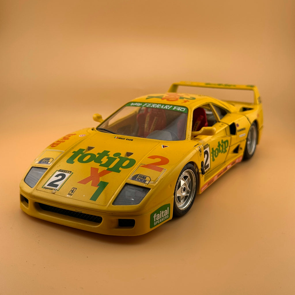 Bburago Ferrari F40 Totip #2 — 1:18