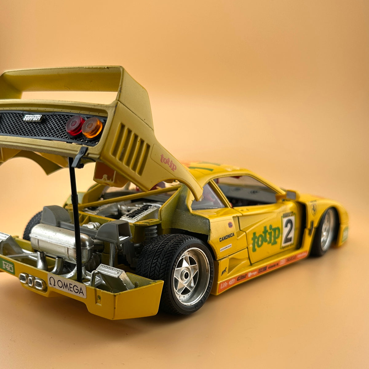 Bburago Ferrari F40 Totip #2 — 1:18