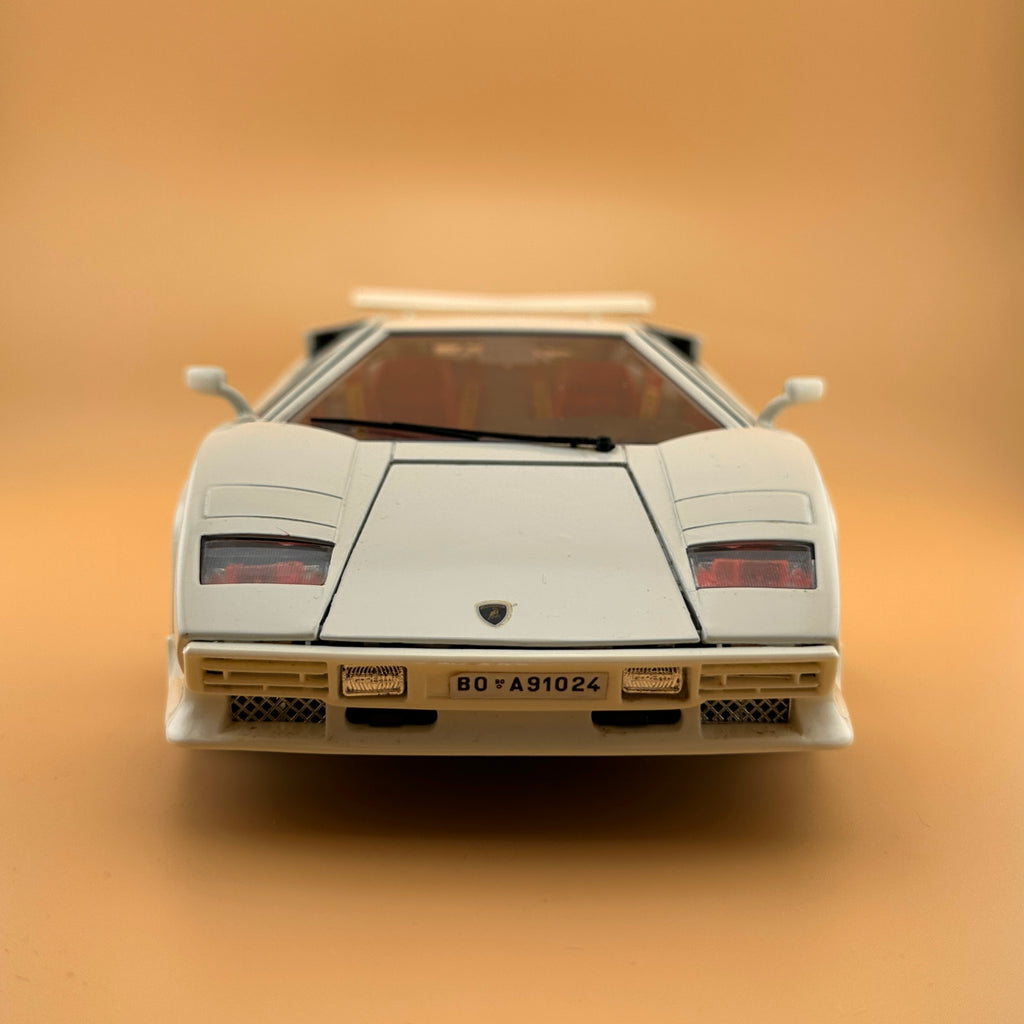 Bburago 1:18 Lamborghini Countach 5000 Quattrovalvole — Made in Italy
