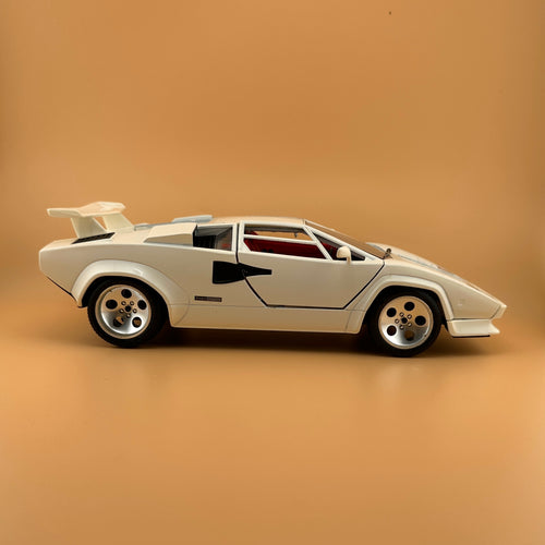 Bburago 1:18 Lamborghini Countach 5000 Quattrovalvole — Made in Italy