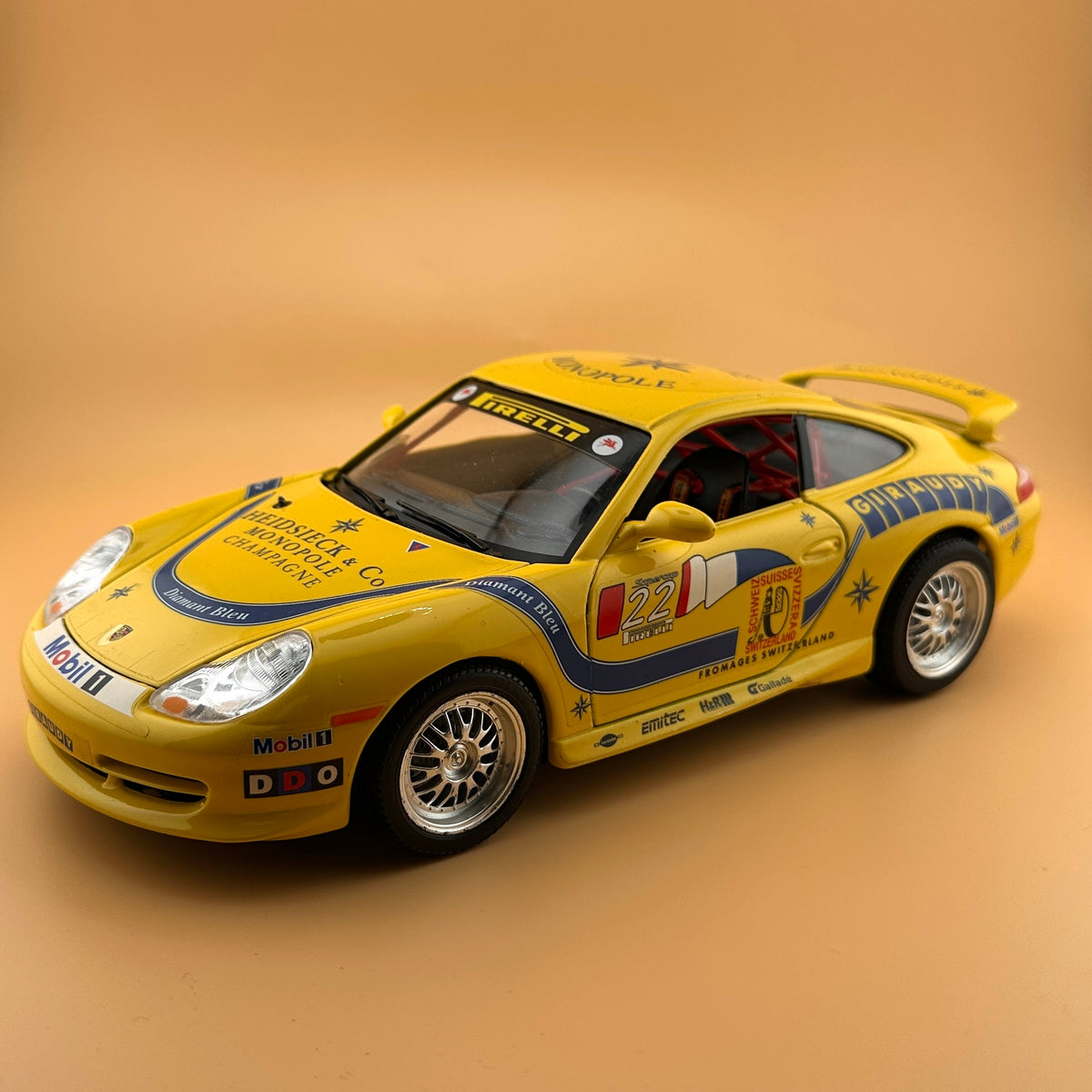 Bburago Porsche 911 996 GT3 Cup #22 Giraudy — 1:18