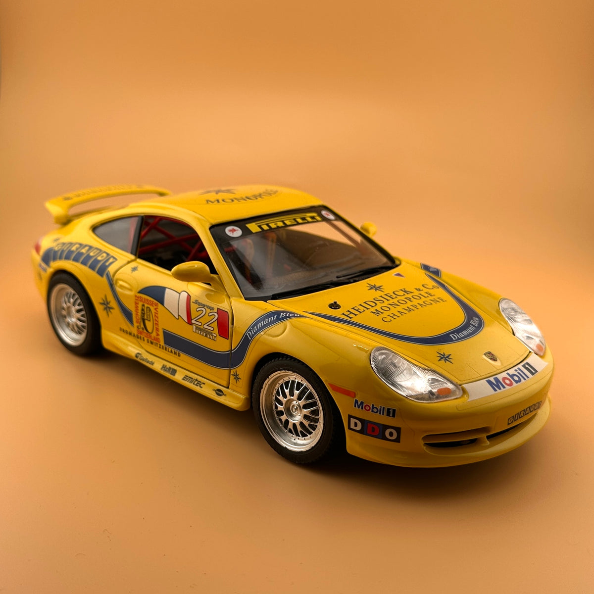 Bburago Porsche 911 996 GT3 Cup #22 Giraudy — 1:18