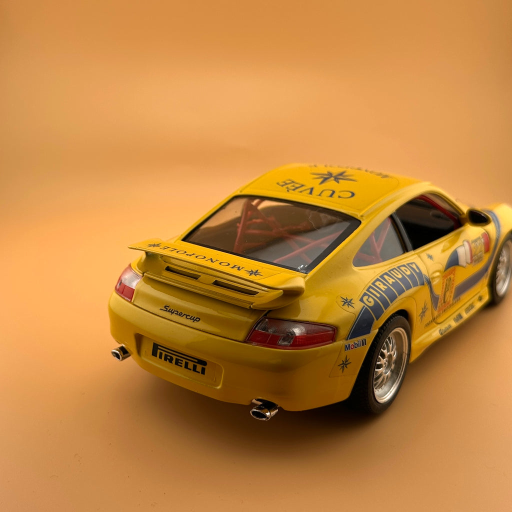 Bburago Porsche 911 996 GT3 Cup #22 Giraudy — 1:18