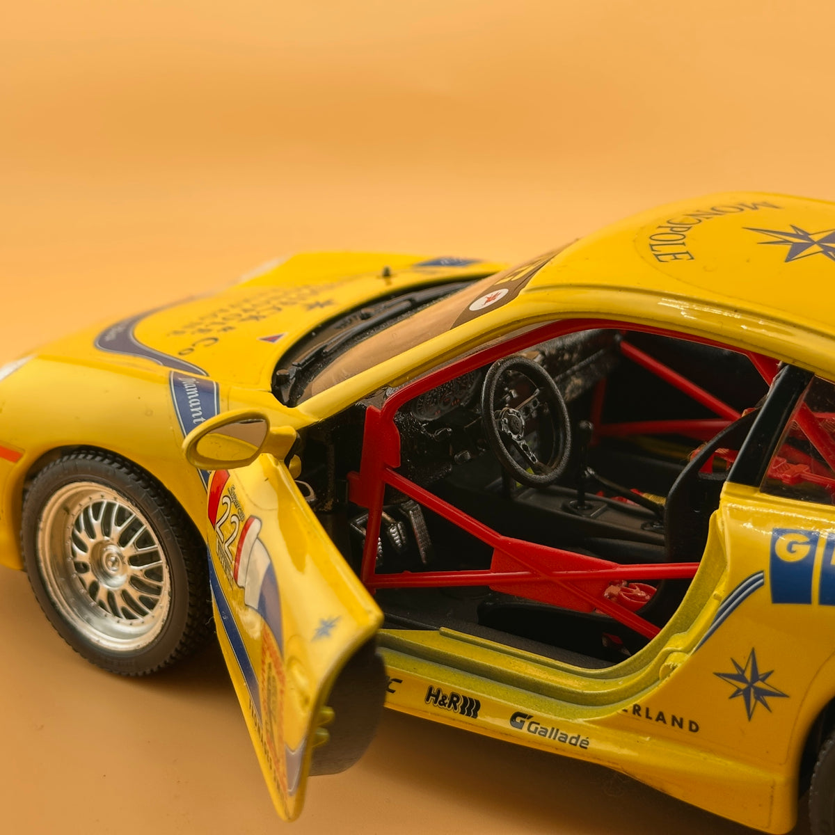 Bburago Porsche 911 996 GT3 Cup #22 Giraudy — 1:18