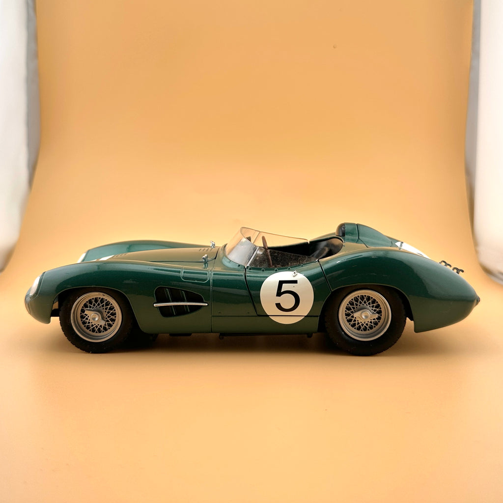 1959 Aston Martin DBR1 #5 1:18 – Shelby Collectibles 50th Anniversary