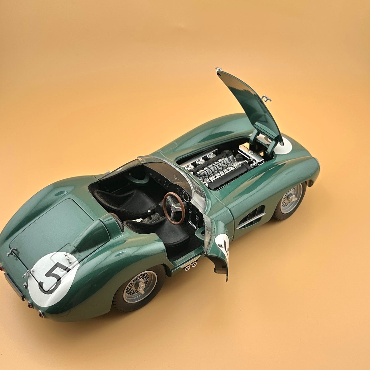 1959 Aston Martin DBR1 #5 1:18 – Shelby Collectibles 50th Anniversary