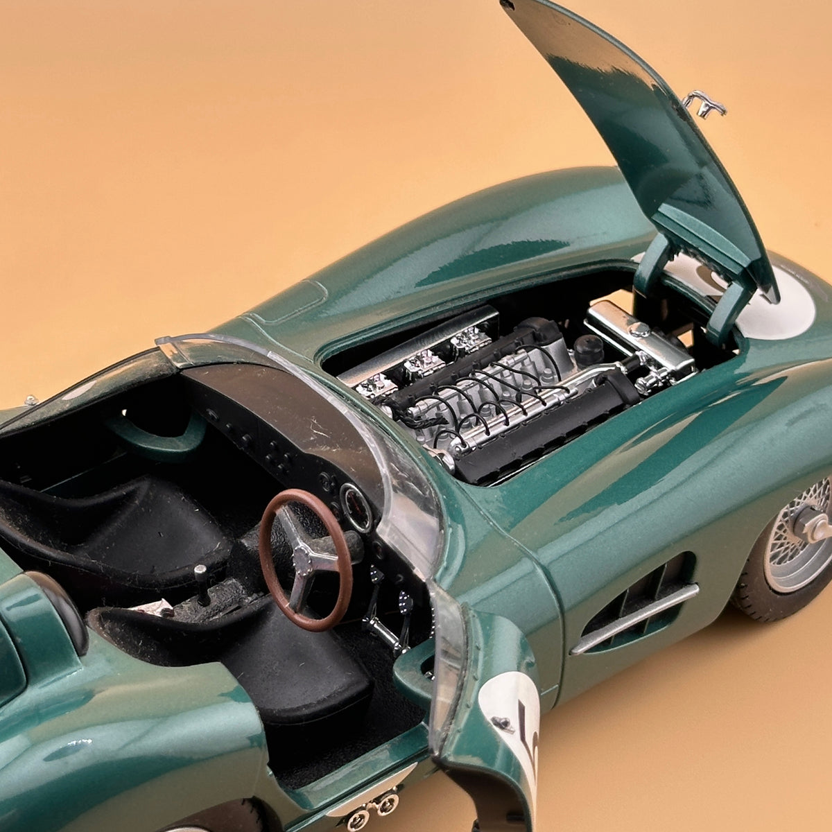 1959 Aston Martin DBR1 #5 1:18 – Shelby Collectibles 50th Anniversary