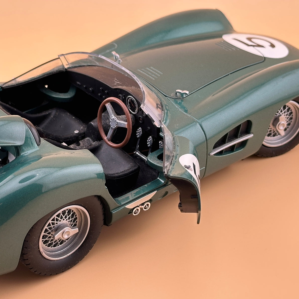 1959 Aston Martin DBR1 #5 1:18 – Shelby Collectibles 50th Anniversary