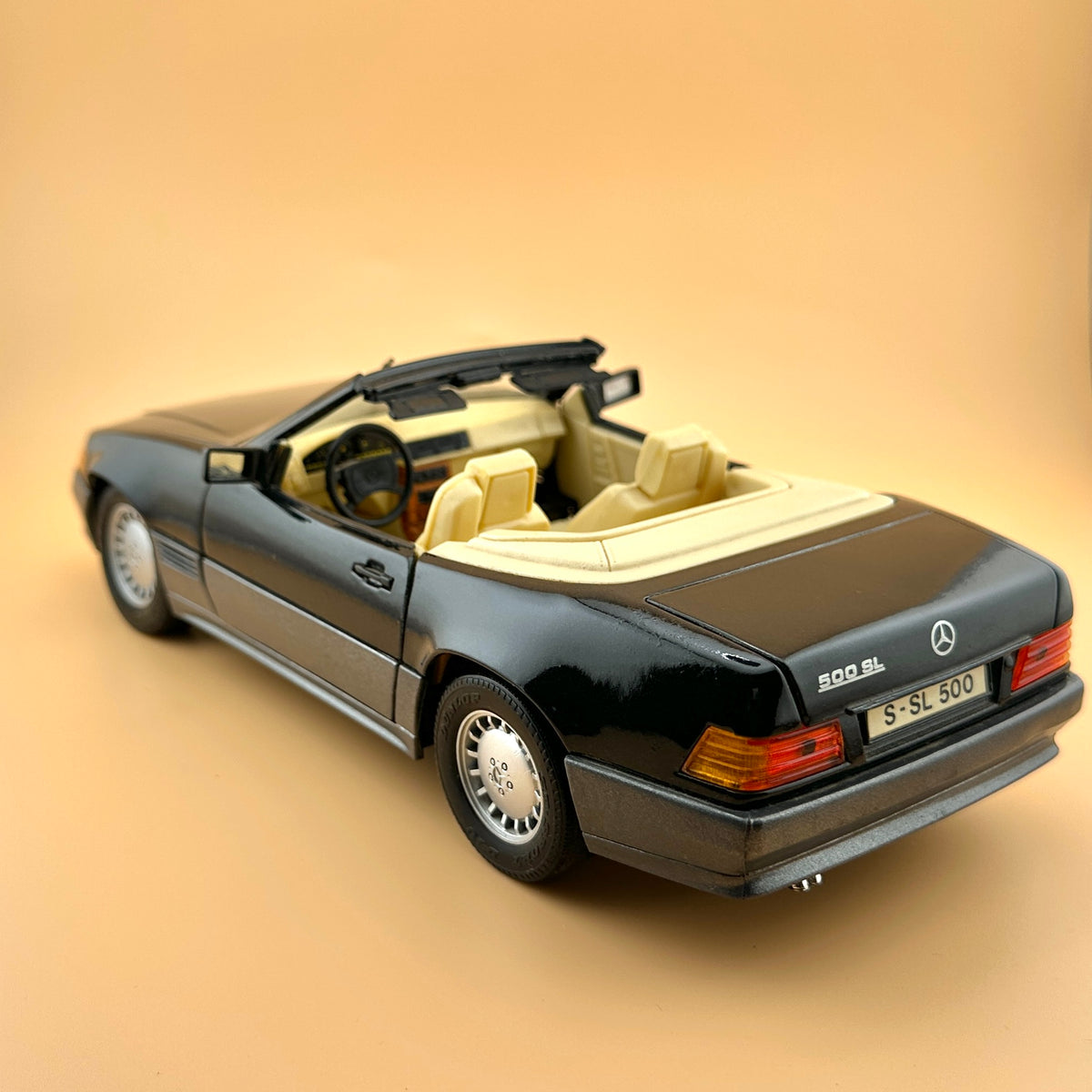Vintage Maisto Mercedes-Benz 500 SL R129 1:18 – 1989