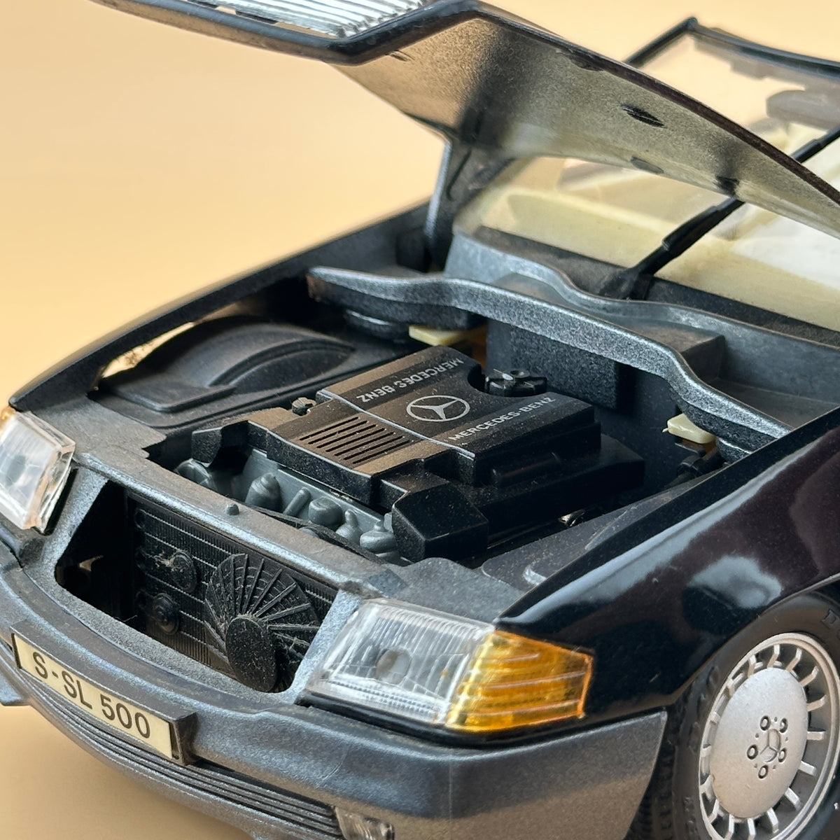 Vintage Maisto Mercedes-Benz 500 SL R129 1:18 – 1989