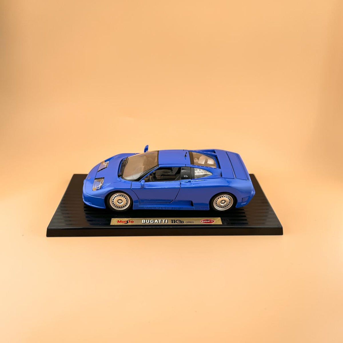 Vintage Maisto Special Edition Bugatti EB110 1:18 – Blue