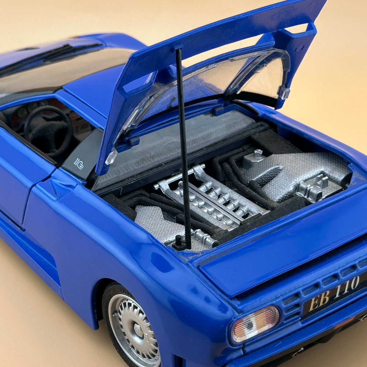 Vintage Maisto Special Edition Bugatti EB110 1:18 – Blue