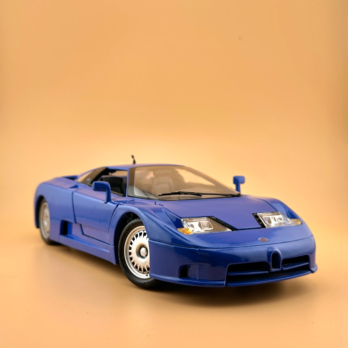 Vintage Maisto Special Edition Bugatti EB110 1:18 – Blue