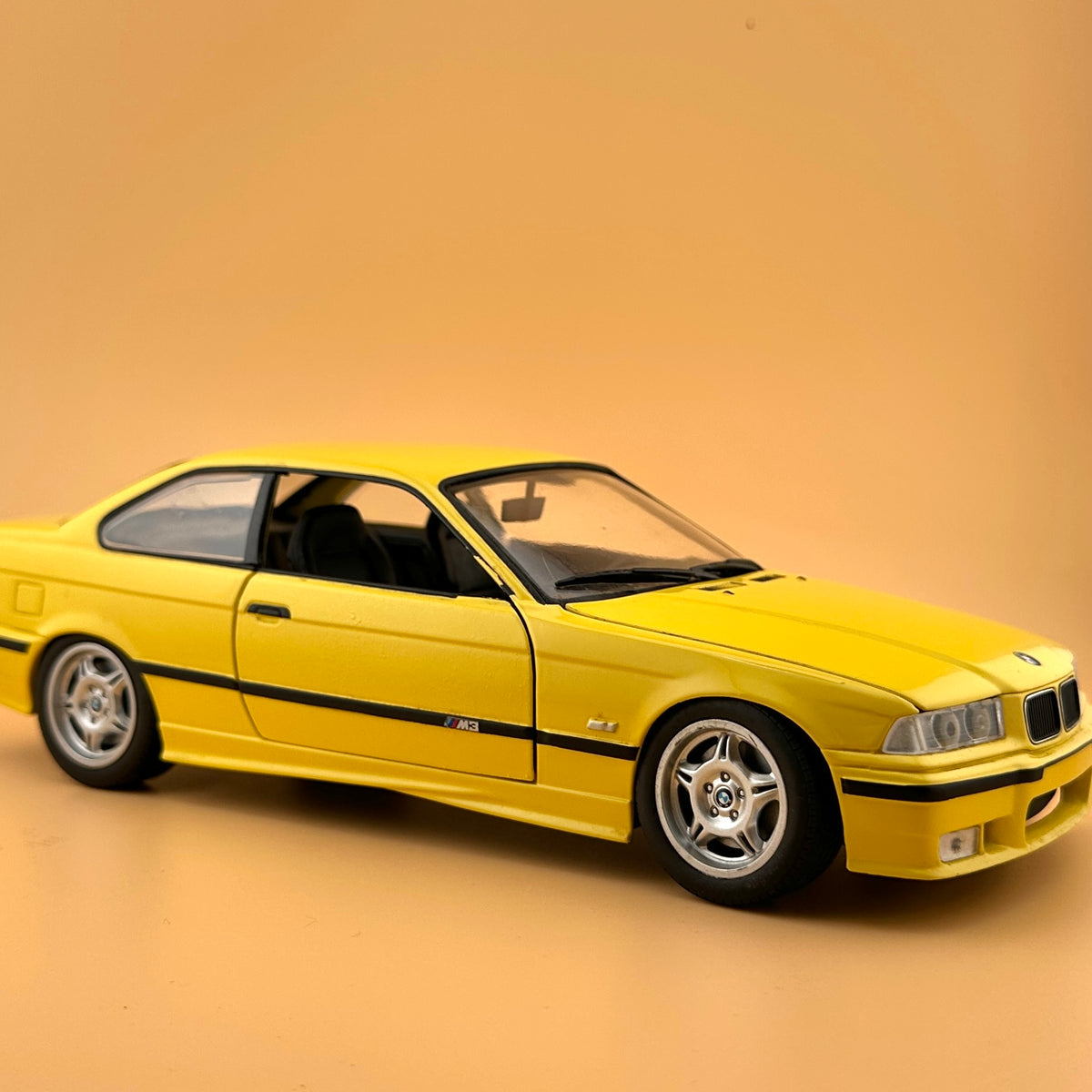 Vintage UT Models BMW M3 E36 Coupé 1:18 – Yellow