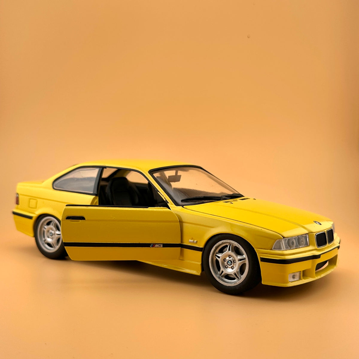 Vintage UT Models BMW M3 E36 Coupé 1:18 – Yellow